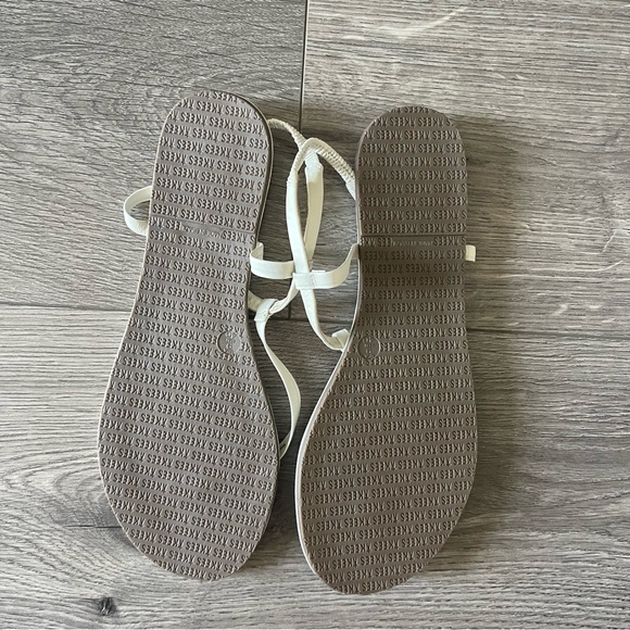 TKEES Mariana Sandal Cream Leather T Strap Size 9 - Picture 4 of 5